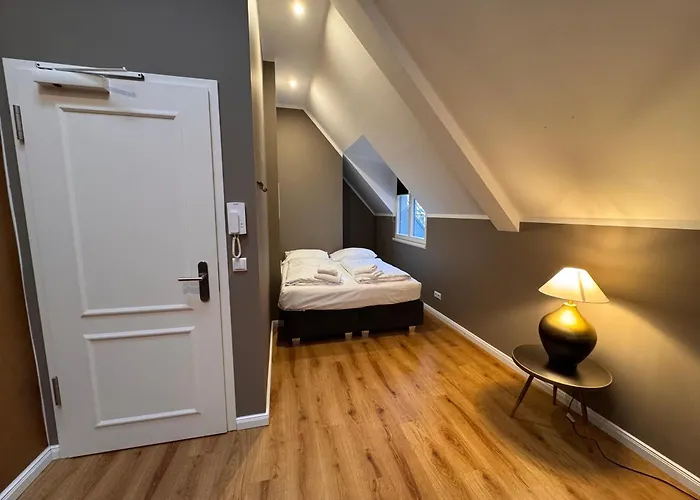 Leipzig-Suites- 3 Zimmer Apartment-Familien Luxus Apartment mit Balkon